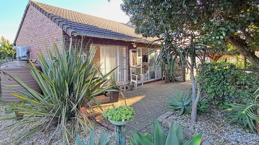 4 Bedroom Property for Sale in Seaview Eastern Cape